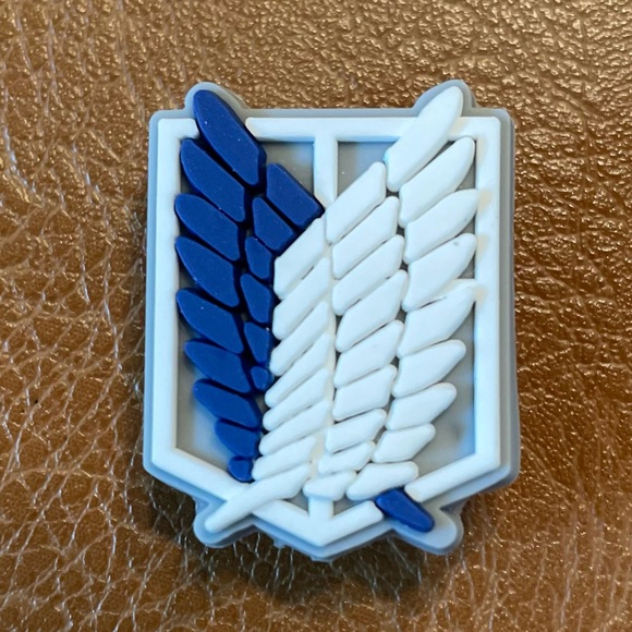 Attack On Titan Scouting Legion Croc Charm - Picture 3 of 4